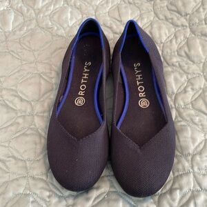 Rothy’s women’s woven round toe ballet flats. Navy Blue size 9